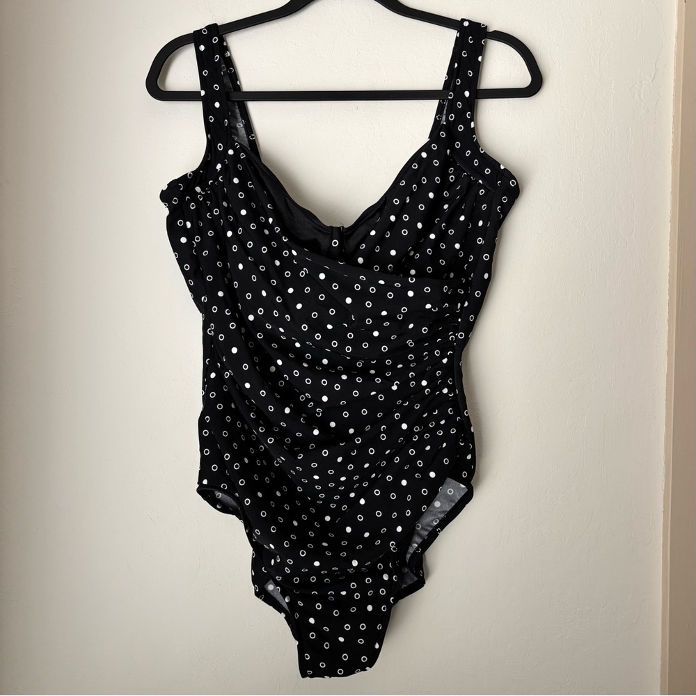 Miraclesuit One Piece Swimsuit Size 18 Black White Polka Dots Side Ruching - Picture 1 of 10